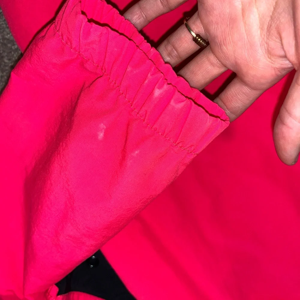 Uzzi Dive Gear Pink Pullover - Picture 11 of 14